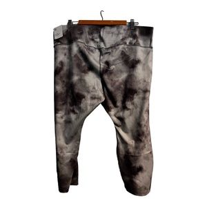 COPY - Nike One Training Tight Fit Mid Rise Crop Length pants
Sizes:  2X and 1X